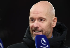 Ten Hag: Chúng tôi chưa thể nói về vụ chuyển nhượng Sancho, nhưng chúng tôi đang nói về việc gia hạn hợp đồng với Martial và Varane