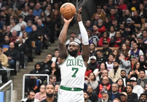 Một cuộc chiến tốt! Jaylen Brown ghi được 31 điểm khi bắn 13/20, 4 rebound, 1 kiến ​​​​tạo và 1 cản phá.