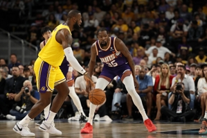 Zeng Lingxu: Durant dẫn đầu trong việc bảo vệ James, Lakers theo nhịp của Suns.