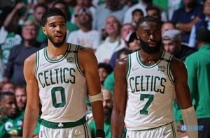 Celtics khởi đầu mùa giải với 17 trận thắng và 0 trận thua trên sân nhà, thành tích tốt thứ 4 trong 20 năm qua.15-16 Spurs & Warriors top 2