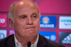 Hoeness: Beckenbauer đã mang World Cup đến với Đức và mọi người có thể tự hào giương cờ Đức