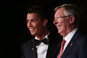 Ferdinand: Trước khi ký hợp đồng với Ronaldo, Ferguson thất vọng vì nhớ Ronaldinho, việc phát hiện ra Ronaldo hoàn toàn là ngẫu nhiên