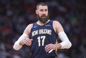 Cố gắng hết sức! Valanciunas ghi được 14 điểm và 17 rebound trong 7/15 cú sút, trong đó có 7 quả ở sân trước.