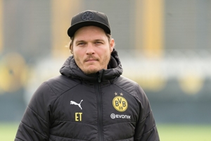 Phóng viên: Vị trí huấn luyện của Terzic đang gặp nguy hiểm, ban lãnh đạo cấp cao của Dortmund đang rất chú ý đến thành tích huấn luyện của anh