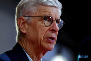 Hơi buồn một chút, các kỷ lục ba, bốn và năm điểm cao nhất Premier League đều do Arsenal của Arsene Wenger nắm giữ