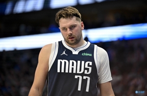 Nó cảm thấy trung bình! Doncic ghi được 14 điểm, 4 rebound và 8 kiến ​​​​tạo, 4/12 quả trong hiệp và 1/6 quả ba điểm.