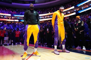 Vẫn giống nhau! Đội hình xuất phát của Lakers: Russell, Reaves, Rui Hachimura, James, Nong Mei