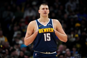 Jokic đạt 4 triple double liên tiếp 4 lần, là người thứ 4 trong lịch sử, sánh ngang Big O & Chamberlain & Westbrook