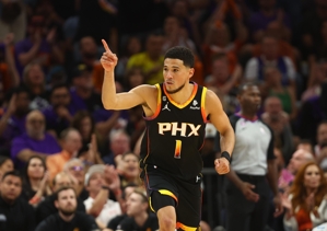 Booker: Nurkic mang lại năng lượng cho đội khi mọi thứ trở nên khó khăn