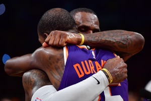 Durant nói về 40.000 điểm của Lao LeBron James: Anh một lần nữa đặt ra tiêu chuẩn mới và sẽ không dừng lại ở đó