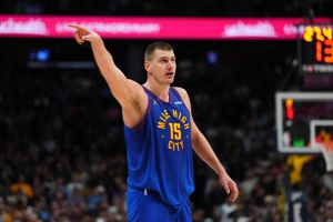 Hãy chiến đấu nghiêm túc! Jokic ghi được 35 điểm, 10 rebound và 7 kiến ​​​​tạo khi sút 16/25.