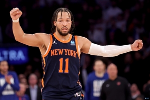 Kể từ năm 1990, chỉ có ba cầu thủ trong lịch sử Knicks có ít nhất 25 trận ghi 30 điểm trong một mùa giải: Ewing Melo Brunson