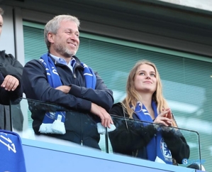 Truyền thông Anh: Hà Lan điều tra mối liên hệ của Vitesse với Abramovich, Vitesse có thể bị xử phạt