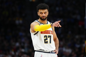 Bị sụt giảm! Jamal Murray ghi 12 điểm trong hiệp cuối cùng và kết thúc với 23 điểm cùng 7 đường kiến ​​tạo.