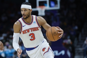 Giấc mơ của Knicks? Hart thực hiện 1 trong 7 quả trong hiệp và ghi 2 điểm, 7 rebound và 7 kiến ​​​​tạo.