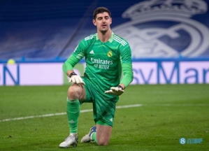 Courtois bị rách dây chằng chéo trước ở đầu gối trái vào tháng 8 năm ngoái và rách sụn chêm ở đầu gối phải sau khi ngồi ngoài 8 tháng.