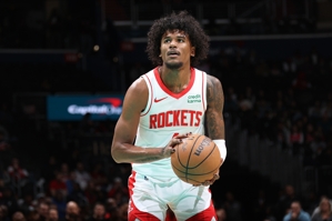 Tay lạnh! Jaylen Green chơi 1/5 trong hiệp đầu tiên và ghi được 2 điểm và 5 rebound, nhưng điểm cộng trừ của anh ấy là +11