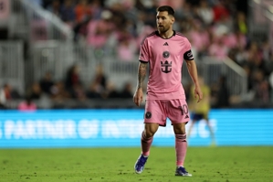 ESPN: Messi giận dữ bước vào phòng thay đồ Monterrey sau trận đấu và hét lên.