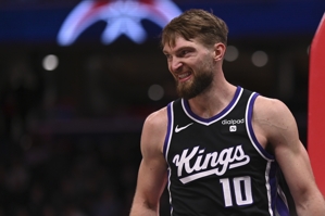 60 lần nhân đôi liên tiếp! Sabonis Jr. ghi được 16 điểm, 16 rebound và 6 kiến ​​​​tạo khi bắn 6/13 với điểm cộng trừ là +13