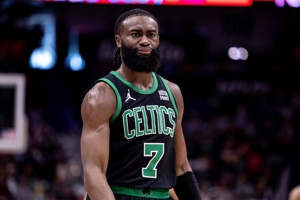 Trong tình trạng tốt! Jaylen Brown ghi được 15 điểm và 3 rebound khi bắn 6/10 trong hiệp